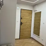 10 Metrow Od Zamku Apartman *