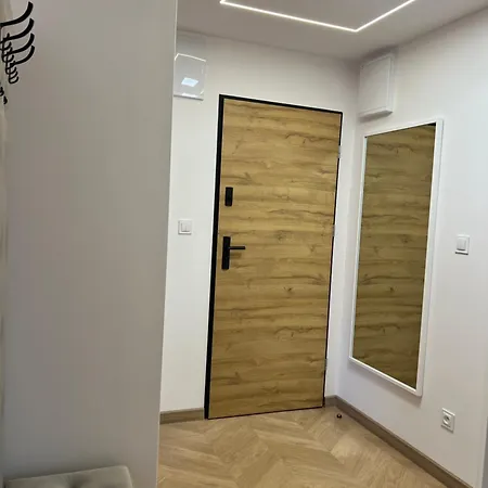 10 Metrow Od Zamku Апартаменты *