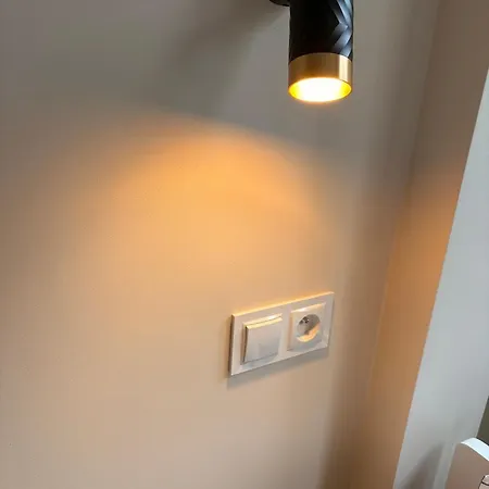 10 Metrow Od Zamku شقة