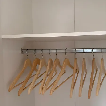 10 Metrow Od Zamku شقة