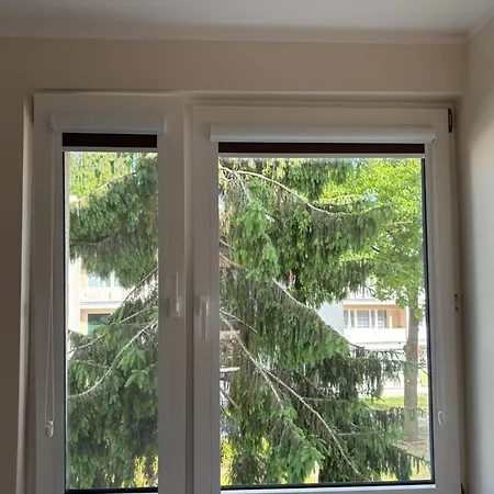 10 Metrow Od Zamku Мальборк