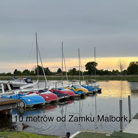 10 Metrow Od Zamku * Мальборк