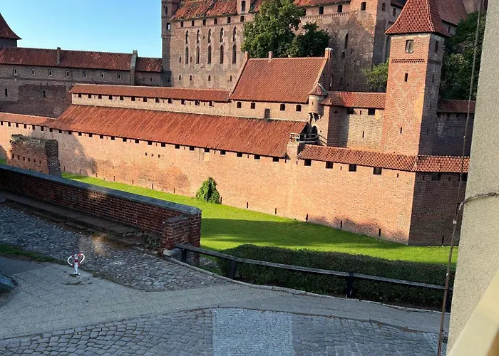 10 Metrow Od Zamku Lägenhet