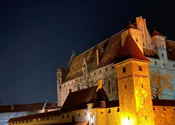 10 Metrow Od Zamku Lägenhet *